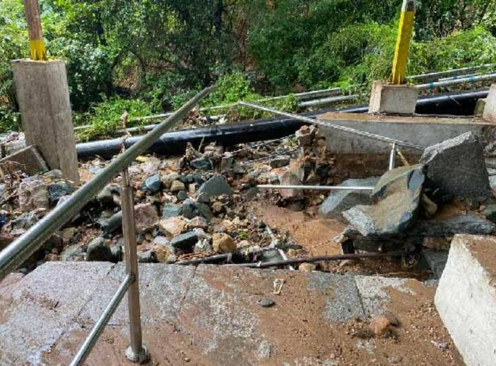 తిరుమల నడక మార్గాల్లో పెద్ద ఎత్తున చెట్లు కూలిపోవడంతో పాటు కొండచరియలు విరిగిపడుతున్నాయి