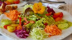 Benefits Of Salads: নিয়মিত স্যালাড খেলে কী কী উপকার পাওয়া যায়?