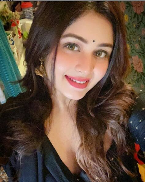 ইতিমধ্যেই ঋতাভরীর স্পেন ভ্রমণের ছবি প্রায় এক লক্ষ ৩০ হাজার মানুষ দেখে ফেলেছেন