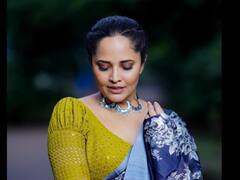 Anasuya Bharadwaj Photos: నీలిరంగు చీరలోనా... నిండు చందమామ నీవే కాదా