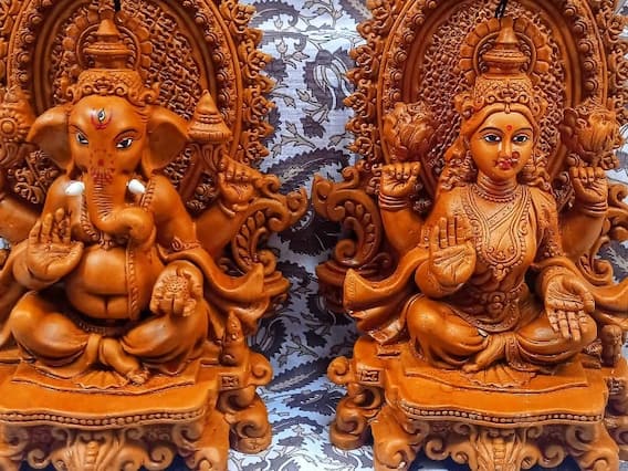 आज की रात 10 से 1 बजे के बीच कर लें मां लक्ष्मी के ये महाउपाय