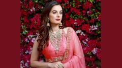 মা হলেন বলিউড অভিনেত্রী ইভলিন শর্মা, কী নাম রাখলেন সদ্যোজাতের?