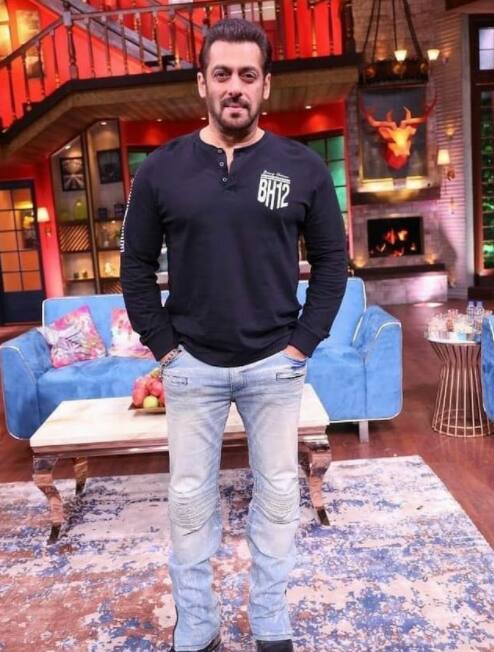 Salman Khan on set of The Kapil Sharma Show
