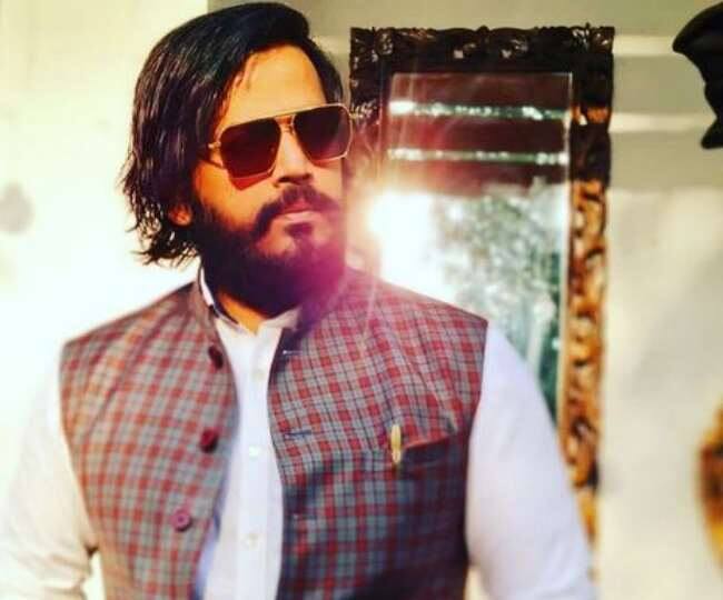 Ravi kishan- भोजपुरी, बॉलीवुड और साउथ सिनेमा के मशहूर एक्टर रवि किशन का असली नाम कम ही लोगों को पता है. उनका रीयल नाम रविंद्रनाथ शुक्ला हैं.