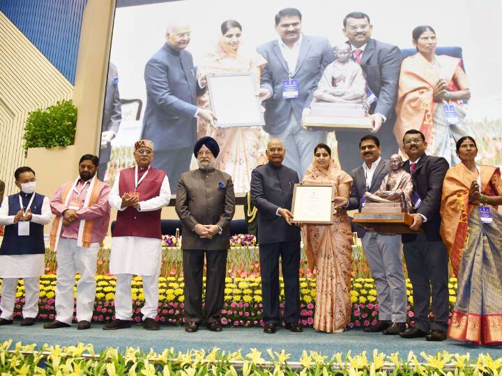 President Ram Nath Kovind to Present Swachh Survekshan Awards 2021 to cleanest cities in India Indore Emerges As Cleanest City 5th Year In A Row. President Kovind Presents Swachh Survekshan Awards