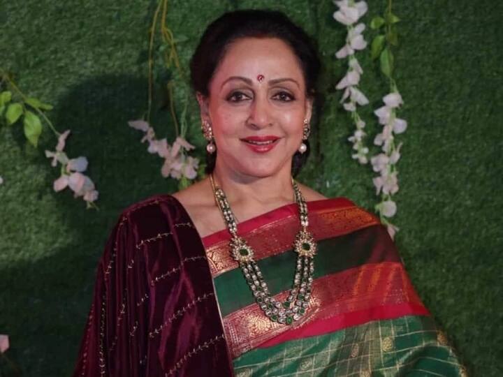 Hema Malini is not doing any South film, spokesperson confirms -Exclusive அட்டகாசமான கூட்டணியுடன்  கோலிவுட்டில் ரி-எண்ட்ரி கொடுக்கிறாரா ஹேம மாலினி?