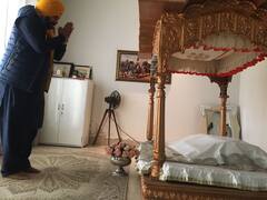 ਅੰਮ੍ਰਿਤਸਰ ਤੋਂ ਰਵਾਨਾ ਹੋਏ ਨਵਜੋਤ ਸਿੰਘ ਸਿੱਧੂ, ਕਰਤਾਰਪੁਰ ਸਾਹਿਬ ਹੋਣਗੇ ਨਤਮਸਤਕ