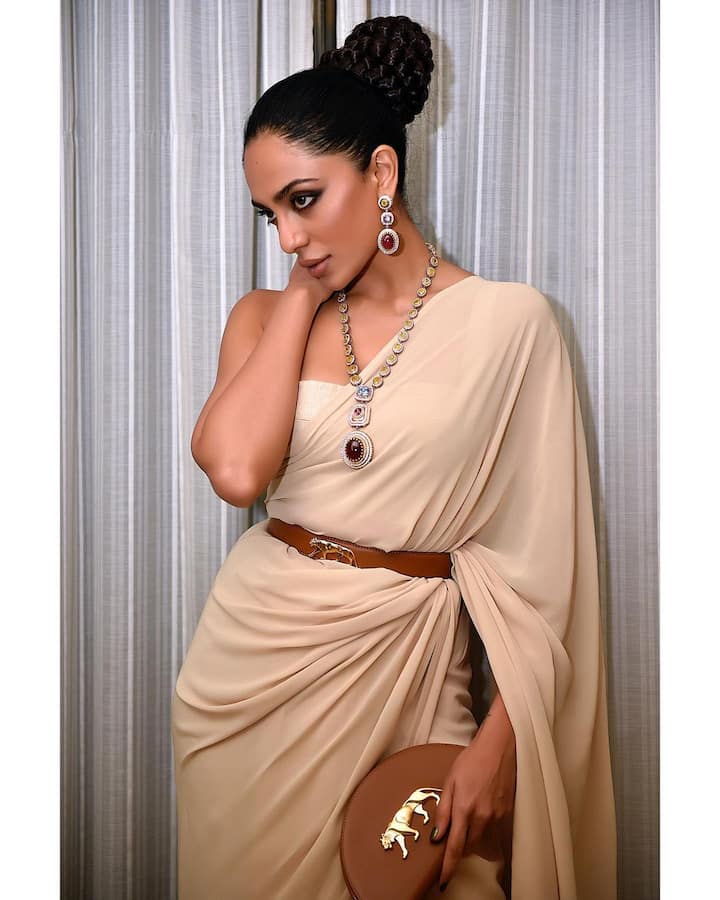 తొలి చిత్రం రామన్ రాఘవన్ 2.0 తో బాలీవుడ్ హిట్ అందుకున్న ఈ తెలుగుమ్మాయి శోభిత.(Courtesy :Sobhitha Dhulipala Instagram)