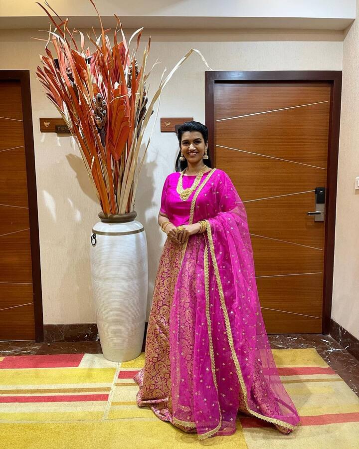 శ్రీదేవి అశోక్  'పుదుకోట్టెయిలిరుండు శరవన్' అనేది తొలి చిత్రం.(Photo Courtesy:sridevi Ashok Instagram)