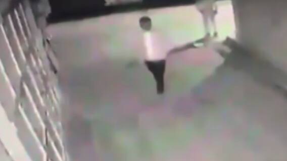 દાહોદમાંથી મોડી રાત્રે પાર્ક કરેલા વાહનની ઉઠાંતરી, ચોરી કેમેરામાં થઇ કેદ, જુઓ ગુજરાતી ન્યુઝ