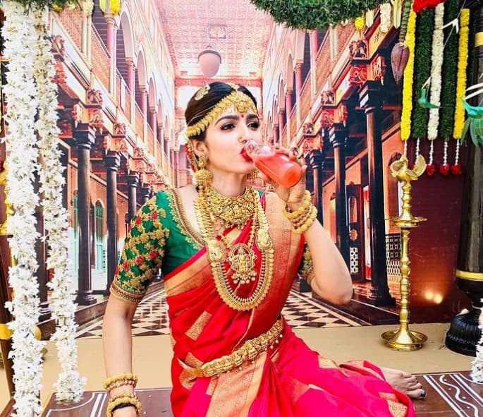 இன்ஸ்டாகிராமில் மிக ஆக்டிவாக இருப்பவர்.