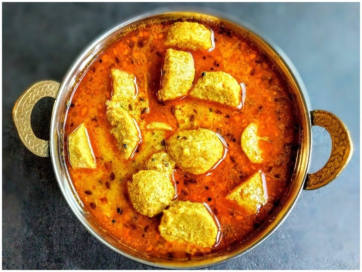 Kitchen Hacks Rajasthani Style Gatta Curry Recipe Make Soft Gram Flour Gatta Vegetable Kitchen Hacks: राजस्थानी स्टाइल के गट्टे की ऐसे बनाएं सब्जी, इस रेसिपी से एकदम मुलायम बनेंगे गट्टे