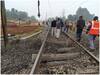 Jharkhan News: झारखंड के लातेहार में देर रात नक्सलियों ने बम से उड़ाया रेलवे ट्रैक, कई ट्रेनें रद्द