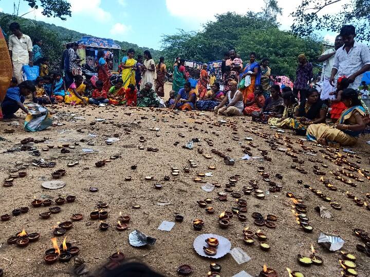 மதுரை மலைச்சாமி கோயிலில் கார்த்திகை சுட்டி நிறைந்து காணப்படுகிறது.