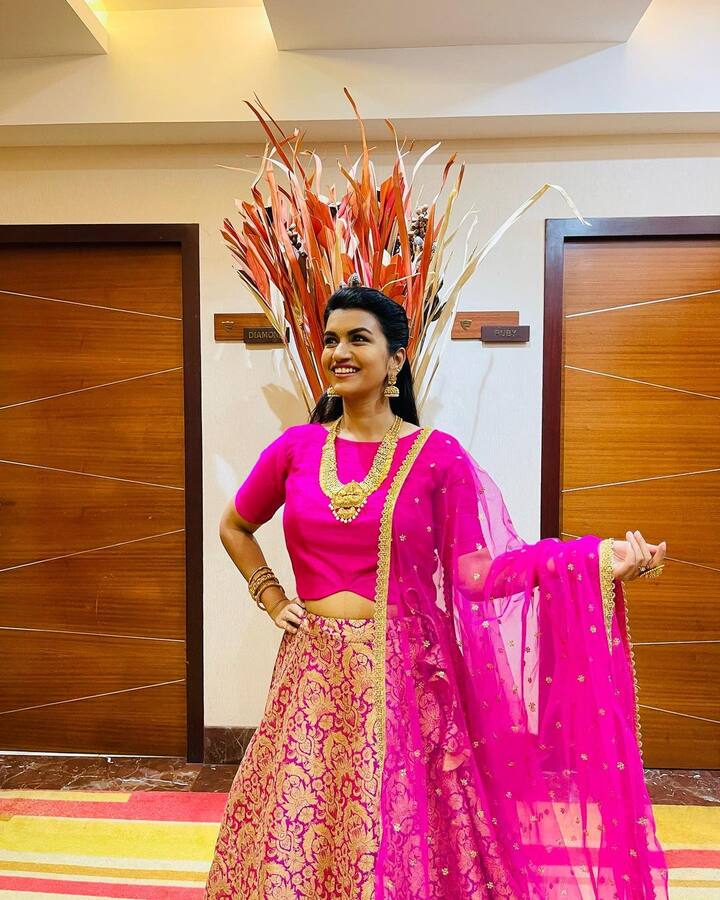 శ్రీదేవి అశోక్ పలు తమిళ టెలివిజన్ షోలు కూడా చేసింది.(Photo Courtesy:sridevi Ashok Instagram)
