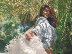 Pooja Hegde pics: மாலத்தீவில் பூஜா ஹெக்டே...புதிய போட்டோஸை இறக்கிய புட்டபொம்மா..!