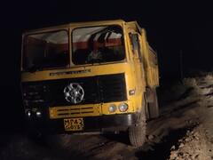 Ujjain News: CM की वीडियो कॉन्फ्रेंसिंग से पहले अलर्ट हुआ प्रशासन, अवैध कारोबार में लिप्त 7 वाहन जब्त