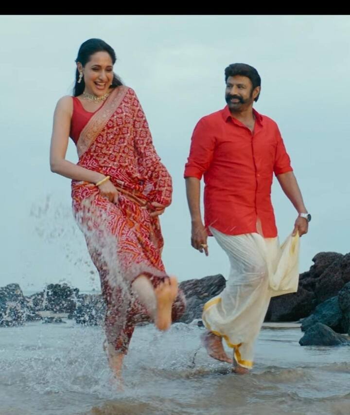 త్వరలో 'అఖండ' సినిమాతో ప్రేక్షకుల ముందుకు రానున్నారు. అందులో బాలకృష్ణకు జోడీగా ఆమె జంటగా నటించారు. (Image Credit/ Pragya Jaiswal Instagram)