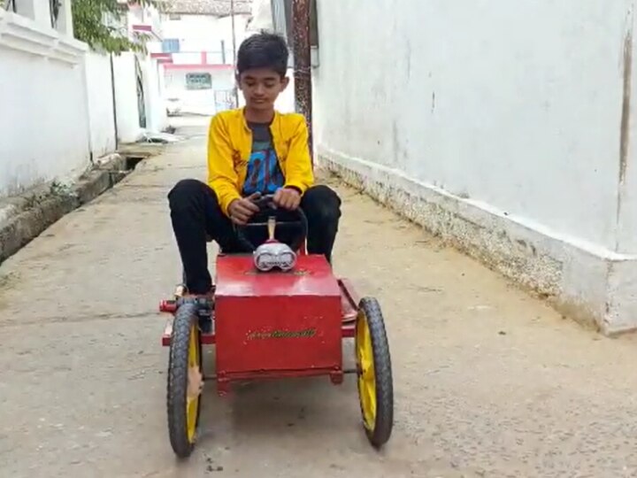 Mahasamund News: 13 साल के बच्चे ने किया कमाल, टेस्ला की किताब पढ़कर बनाई इलेक्ट्रिक कार