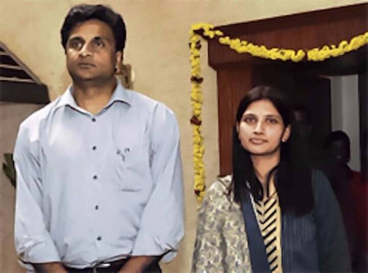 टीम इंडिया के तेज गेंदबाज रहे जवागल श्रीनाथ भी दो बार दूल्हा बने थे. उनकी पहली शादी साल 1999 में ज्योत्सना संग हुई थी. 2007 में ज्योत्सना से तलाक के बाद श्रीनाथ ने माधवी पत्रावली से दूसरी शादी की.