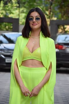 बर्थडे पर ग्रीन आउटफीट में पोज़ देतीं Divya Khosla Kumar के इस ग्लैमरस अंदाज़ ने बनाया फैन्स को दीवाना, देखें तस्वीरें