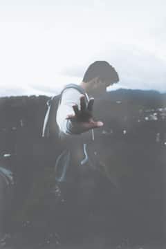 মাঝে মাঝেই ডিপ্রেসড হয়ে পড়ছেন, কীভাবে নিজেই সমাধান করবেন?