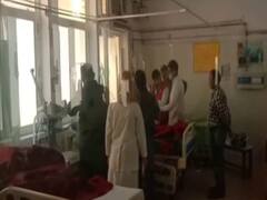 Moradabad News: जिंदा शख्स को मरा बताकर डॉक्टरों ने मोर्चरी में भेजा, घर वाले पहुंचे तो चल रही थी सांसें