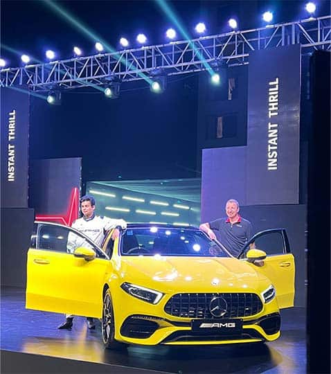 मर्सिडिज-बेंझ इंडियाने भारतातील सर्वात महागडी हॅचबॅक लक्झरी कार लाँच केली आहे. जाणून घ्या कारबाबत.. (Photo:@MercedesBenzInd/Twitter)