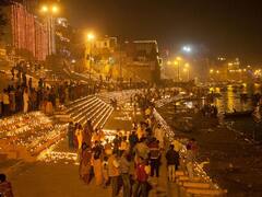 Dev Deepawali 2021:  वाराणसी में देव दीपावली पर दिखा अद्भुत नजारा, 15 लाख दीयों से जगमगाए काशी के 84 घाट, देखिए ये मनमोहक तस्वीरें