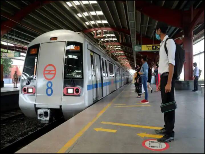 Delhi Air Pollution: DDMA Allows Standing Passengers In Metro Trains And Buses, Know About Limit Set Delhi Air Pollution: DDMA Allows Standing Passengers In Metro Trains & Buses, Know About Limit Set