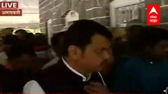 Amravati Devendra Fadanvis: दंगलीच्या पार्श्वभूमीवर दौऱ्यात पोलीसांसेबत फडणवीस यांची बैठक