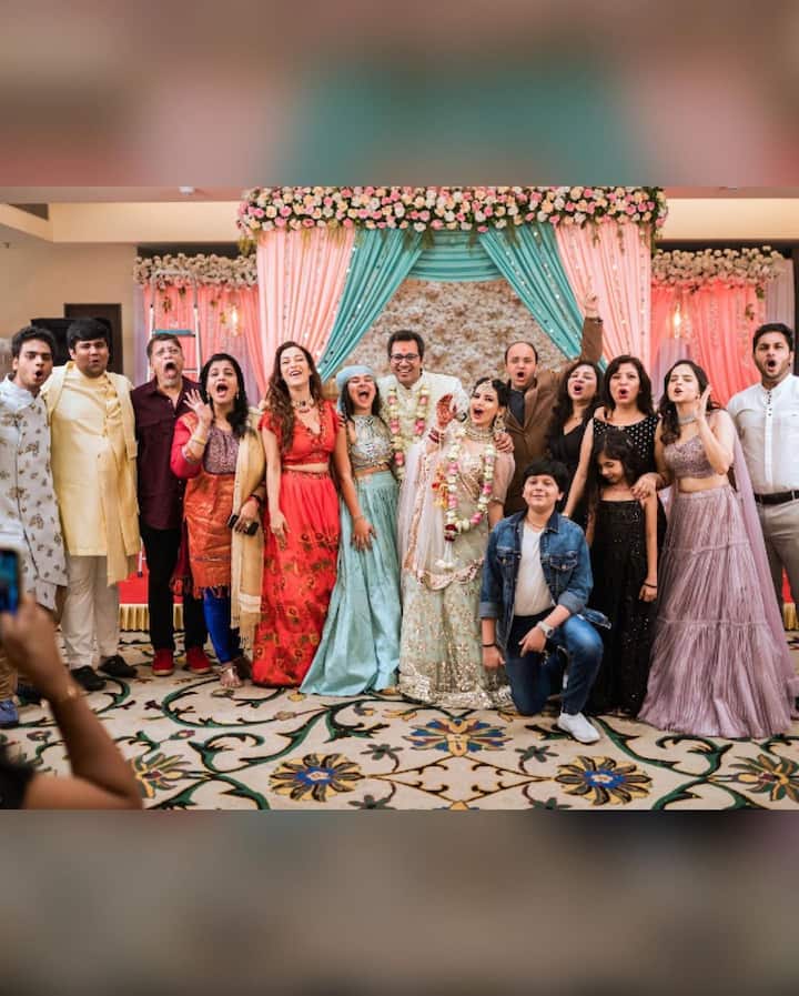 गेली 13 वर्ष ही मालिका प्रेक्षकांचे मनोरंजन करत आहे. या मालिकेतील जेठालाल, सोढी, अंजली भाभी, दयाबेन, डॉ. हाथी आणि भिडे या भूमिकांना प्रेक्षकांची पसंती मिळाली आहे.