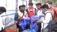 Eden Gardens: ইডেনের সামনে চেনা ছবি, চলছে ভারতীয় দলের জার্সির দেদার কেনাবেচা। Bangla News