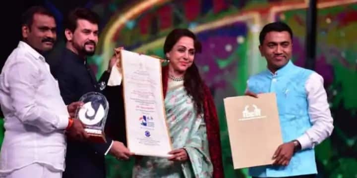 International film festival of india 2021 Hema Malini on receiving Indian Film Personality award at IFFI IFFI 2021: 'বছরের পর বছর ধরে করা পরিশ্রমের ফসল,' চলচ্চিত্র উৎসবে সম্মানিত হয়ে জানালেন হেমা মালিনী