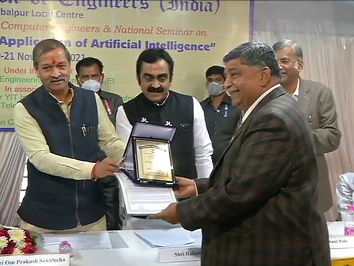 मध्य प्रदेश में जनवरी में एक साथ शुरू होंगी दो हजार नई इंडस्ट्री, युवाओं के लिए सरकार ने किया ये बड़ा ऐलान