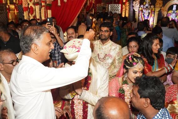 KCR - YS Jagan Meets: పోచారం శ్రీనివాసరెడ్డి మనవరాలి పెళ్లి వేడక ఫొటో గ్యాలరీ