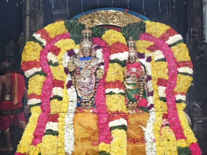 சிறப்பு அலங்காரத்தில் சந்திரசேகரர்