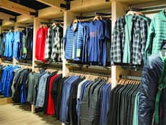 GST Hike: బట్టలు, పాదరక్షలు కొనాలా? వెంటనే చేసేయండి.. లేదంటే జనవరిలో ధరల మోత తప్పదు!