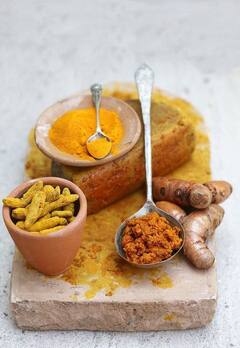 Turmeric Benefit: শীতকালে খাবারে হলুদ ব্যবহার করলে কী হবে?