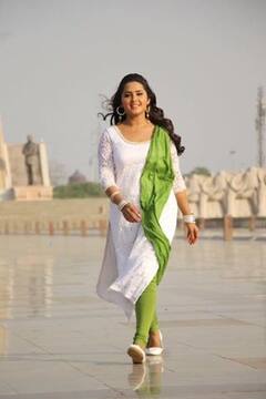 Bhojpuri Actresses: भोजपुरी सिनेमा पर राज करने वाली इन अभिनेत्रियों का यूपी-बिहार से नहीं कोई नाता