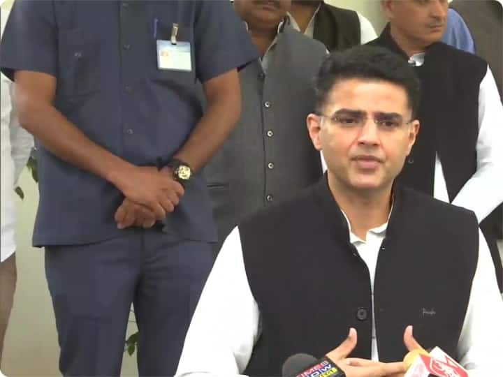 Rajasthan Cabinet Reshuffle: कैबिनेट में बदलाव से सचिन पायलट खुश, कहा- 'इसका गुट-उसका गुट नहीं, कांग्रेस एक' Rajasthan Cabinet Reshuffle Sachin Pilot happy with the change in cabinet says Congress is one Rajasthan Cabinet Reshuffle: कैबिनेट में बदलाव से सचिन पायलट खुश, कहा- 'इसका गुट-उसका गुट नहीं, कांग्रेस एक'