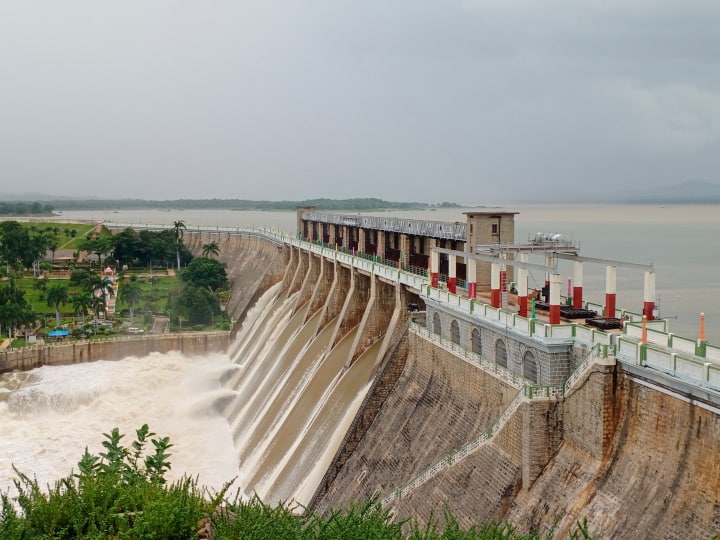 after 16 years  50,000 cubic feet of water from the Sathanur Dam has been released into the Thenpennai River திருவண்ணாமலை : 16 ஆண்டுகளுக்கு பிறகு, சாத்தனூர் அணையில் இருந்து 50 ஆயிரம் கன அடி நீர் திறப்பு..