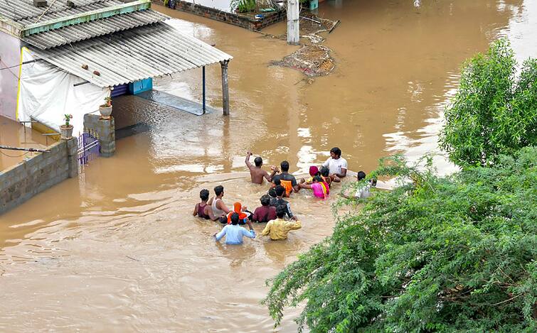 Andhra Pradesh Rains: आंध्र प्रदेश में बारिश और बाढ़ से अबतक 25 लोगों की मौत, 17 लोग लापता