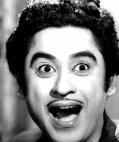 गाने ही नहीं Kishor Kumar की पर्सनल लाइफ भी रही पॉपुलर, जानें महान सिंगर ने क्यों की थी 4 शादियां?
