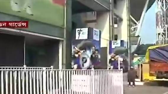 Eden Gardens: ফের উঠল টিকিটের কালোবাজারির অভিযোগ, গ্রেফতার ২ । Bangla News