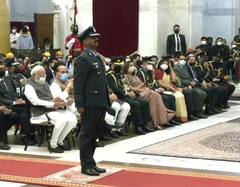 Abhinandan Varthaman: 'वीर चक्र' से सम्मानित हुए ग्रुप कैप्टन अभिनंदन, 3 दिनों तक पाकिस्तान के कब्जे में रहे थे