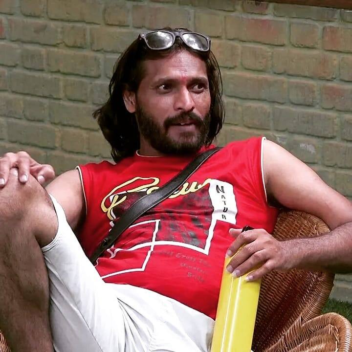 अभिजीत बिचुकलेने कवी मनाचे नेते अशी ओळख मराठी बिग बॉसच्या दुसऱ्या पर्वात केली होती.