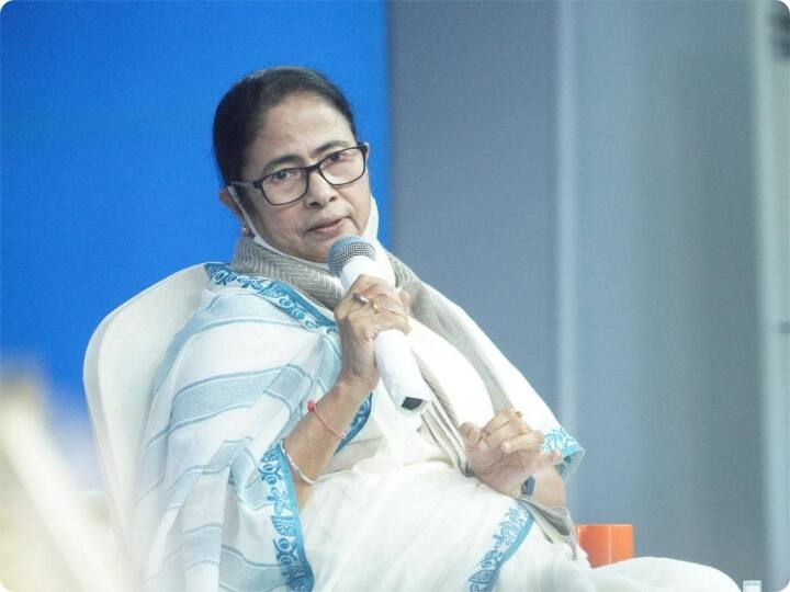 Tripura Controversy Mamata Banerjee play politics in Delhi on Tripura issue before winter session Tripura Controversy: शीतकालीन सत्र से पहले त्रिपुरा के मुद्दे पर दिल्ली में 'खेला' करेंगी ममता बनर्जी? आज TMC के 15 सांसद आएंगे राजधानी