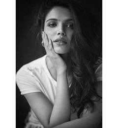 In Pics : श्रिया पिळगावकरचं ब्लॅक अँड व्हाईट फोटोशूट, पाहा फोटो