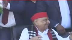 Mulayam Singh Yadav का 83वां जन्मदिन, मंच पर लगे नेताजी को जन्मदिन की बधाई के नारे